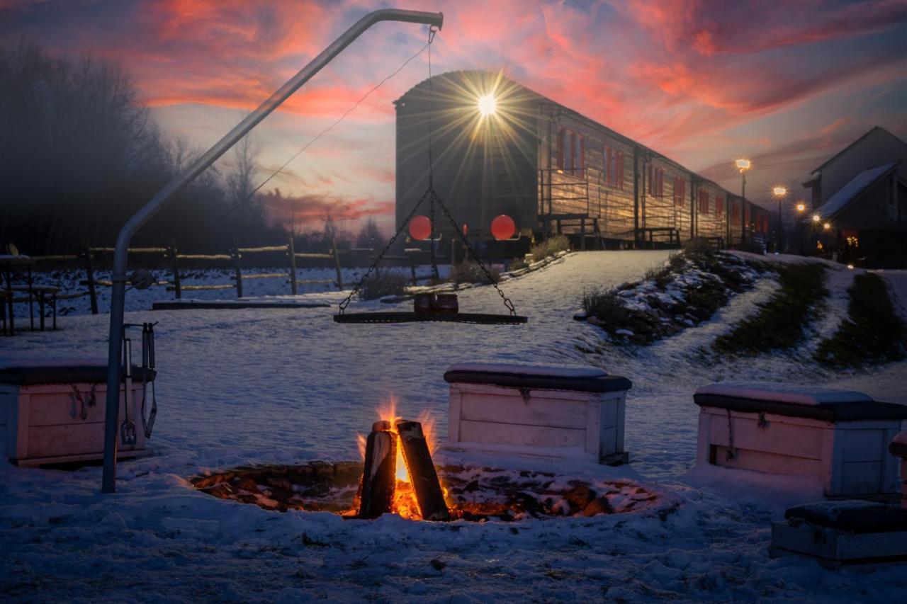 Stacja Galicja - Nocleg W Pociagu Blisko Energylandia Aparthotel Zator Exterior foto